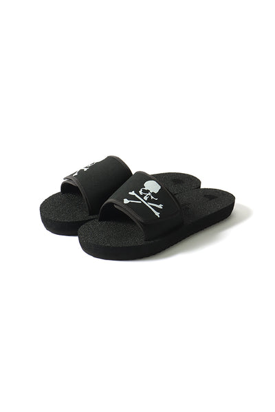 Mastermind Tokyo Debossed  Sandal 黒 国内正規 Mastermind Japan Tokyo Debossed Slide Sandal (Black) – The