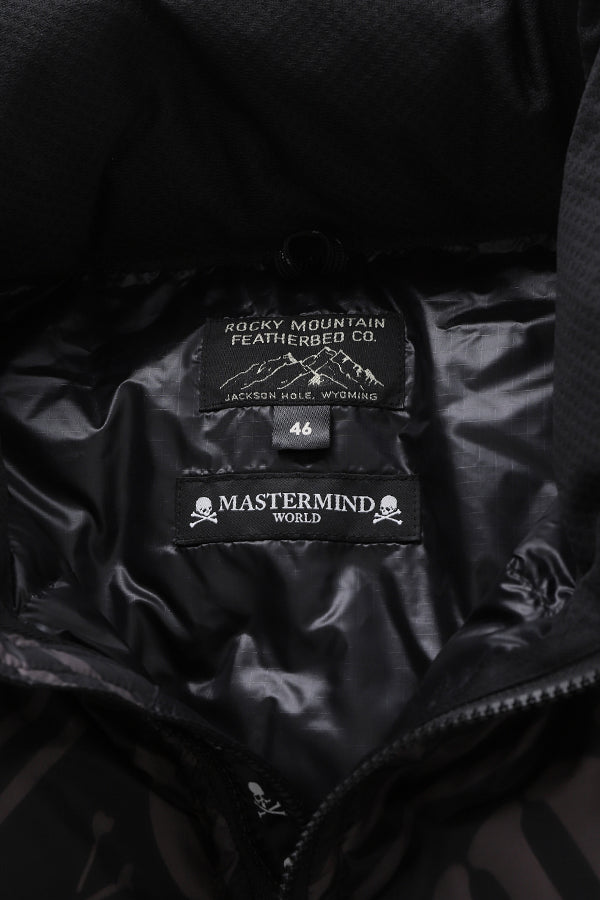 Rocky Mountain Featherbed × MASTERMIND WORLD STAND PARKA